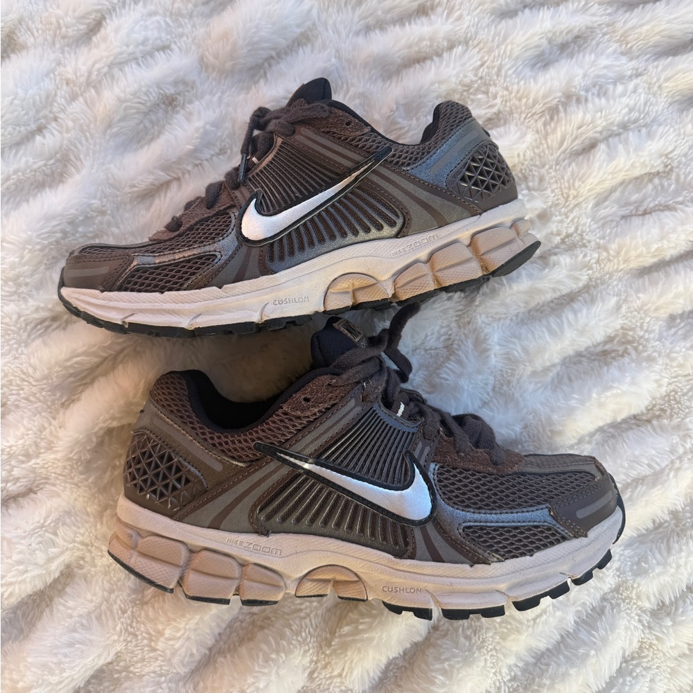 Womens Nike Vomero 5 - Baroque Brown Size 8.5